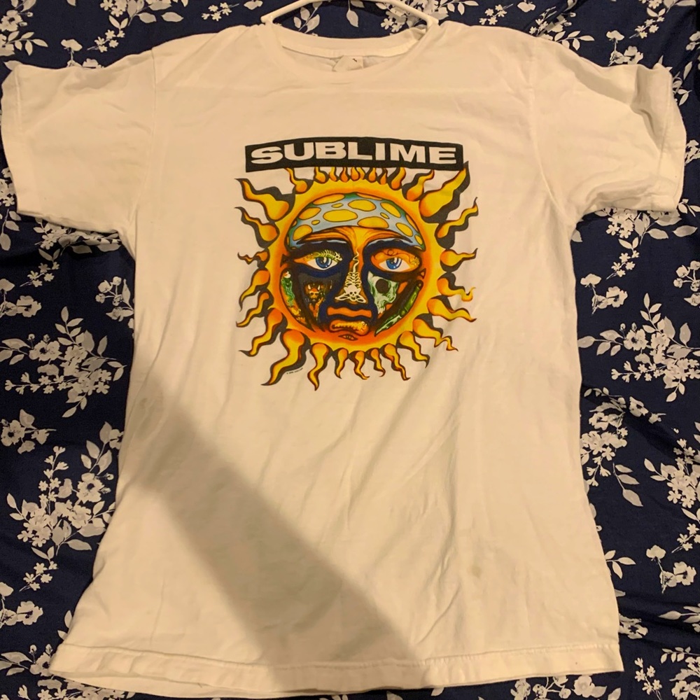 White “Sublime” Graphic tee. Size M, Hot Topic. Tiny stain